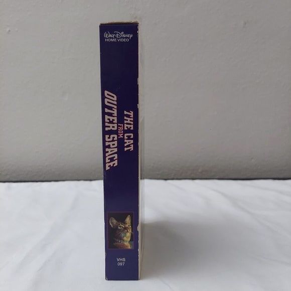 Disney Presents The Cat from Outer Space VHS Vintage Movie Tape - Picture 2 of 6